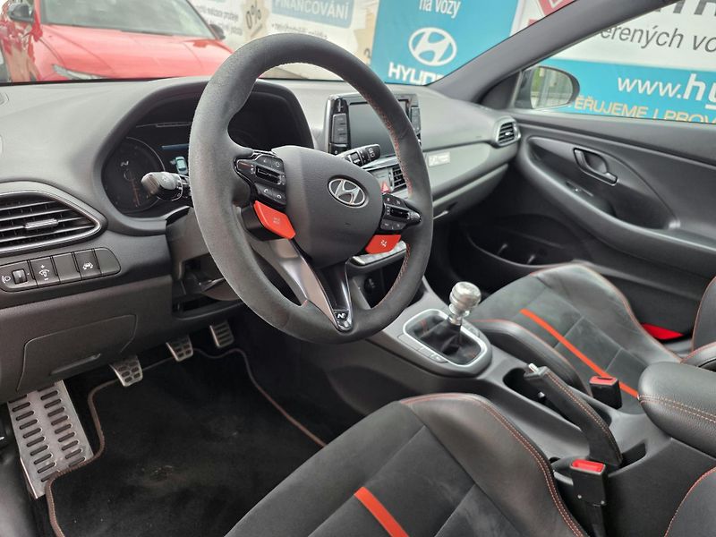 Hyundai i30 2.0-LIMITOVANÁ EDICE-DPH-1.MAJ - fotka 13 z 28
