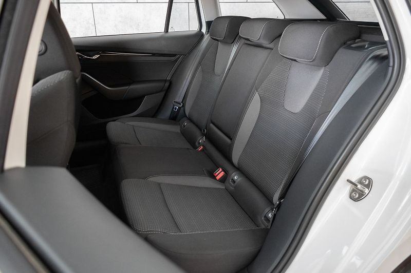 Škoda Octavia 2.0 TDI 110kW AMBITION+*ČR 1.M - fotka 13 z 37
