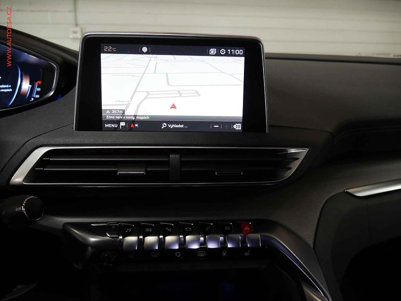 Peugeot 3008 (2018) 2.0HDi, AT, LED, navi - fotka 18 z 25
