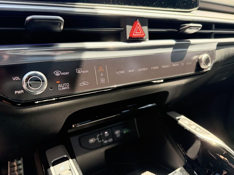 Kia Sorento 1.6-NOVÝ VŮZ-ZÁRUKA-MAX.VÝBAVA - fotka 29 z 61