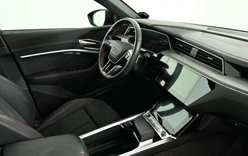 Audi Q8 e-tron 55 Q Edition S-Line 360k Pano - fotka 8 z 10