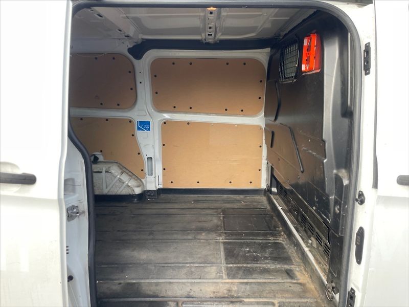 Ford Tourneo Custom 2,2 270 Bs S TDCI74 - fotka 8 z 11