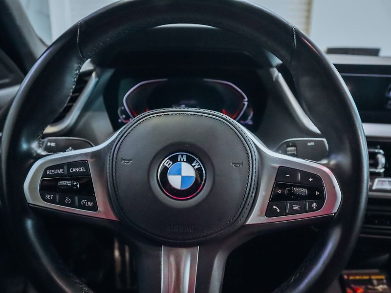 BMW Řada 2 218i M-Sport AT - fotka 12 z 27
