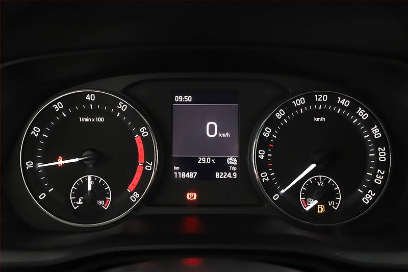 Škoda Octavia (2023) Ambition 1.5 TSI - fotka 8 z 18