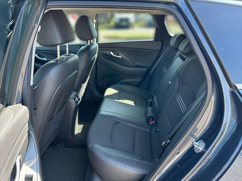 Hyundai i30 1,5 T-GDI M.Hybrid Style - fotka 8 z 11