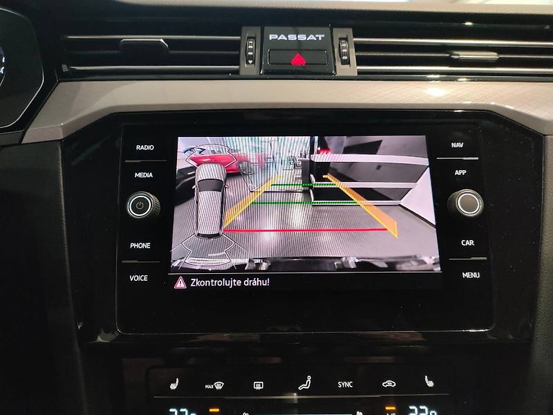 Volkswagen Passat Variant (2022) 2.0 TDI (110kW/150k) DSG, Busi - fotka 17 z 27