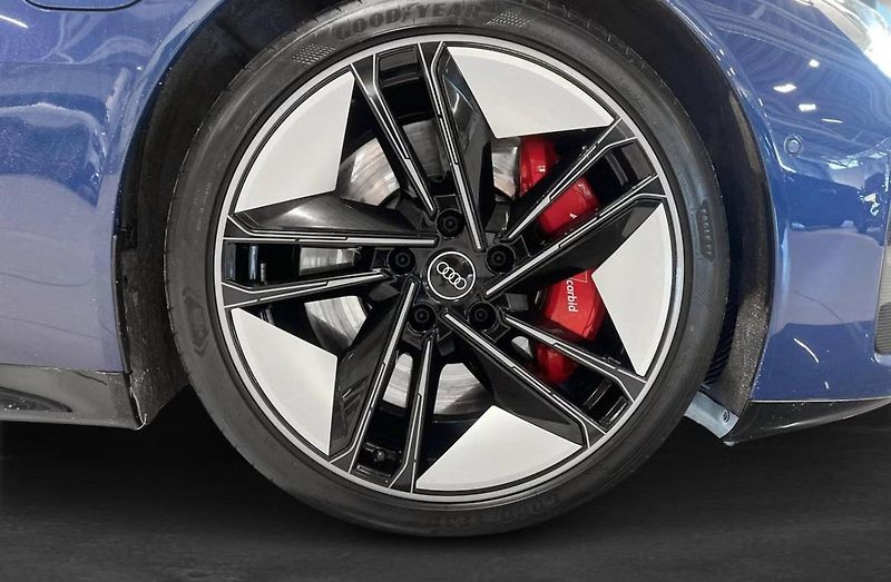 Audi RS e-tron GT AWD 360k Laser Night vision - fotka 23 z 26