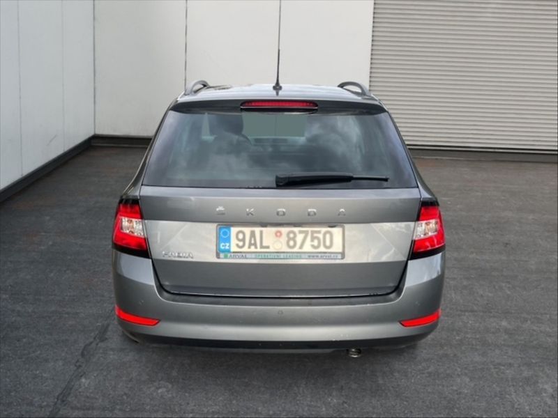 Škoda Fabia 1,0 TSI 70 Ambition - fotka 5 z 11