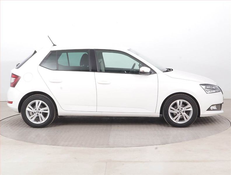 Škoda Fabia (2021) Style 1.0 TSI, ČR,1.maj - fotka 6 z 15