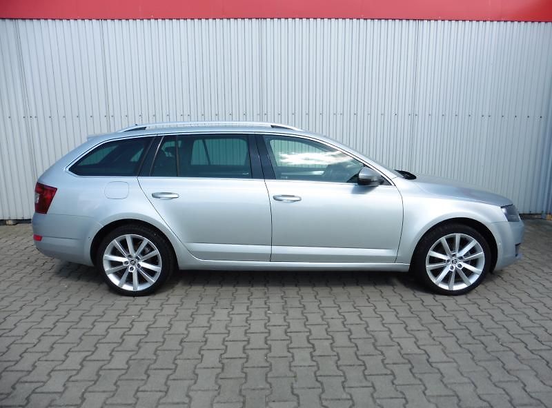 Škoda Octavia III Combi 1.4 TSi Style+ Navi - fotka 6 z 16