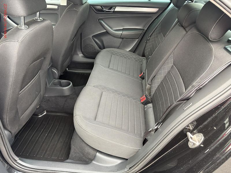 Škoda Rapid (2018) 1.0 TSI, ČR, DSG, kamera - fotka 10 z 15