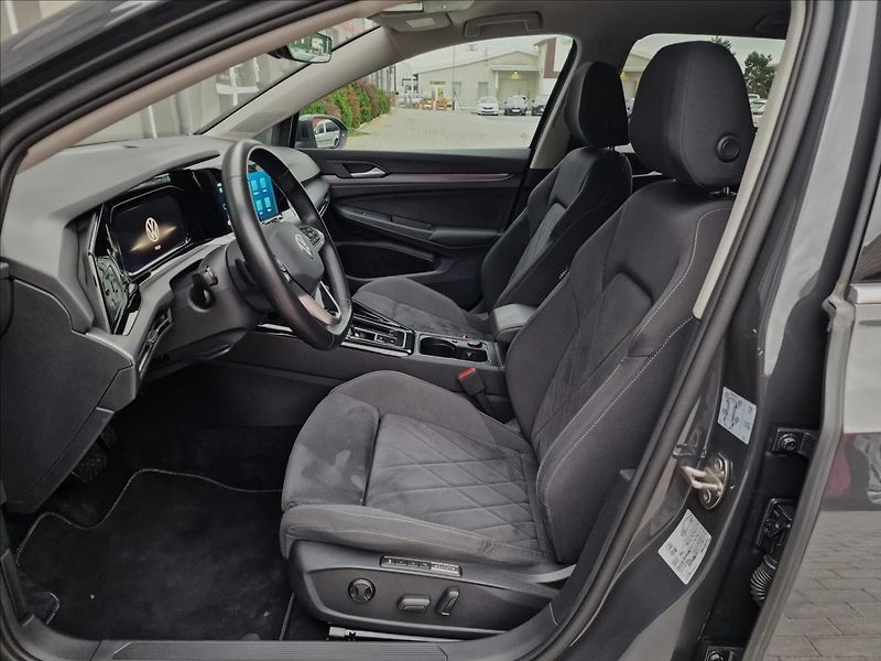 Volkswagen Golf 2.0TDI 110kW DSG Style, 1.Maj - fotka 19 z 50