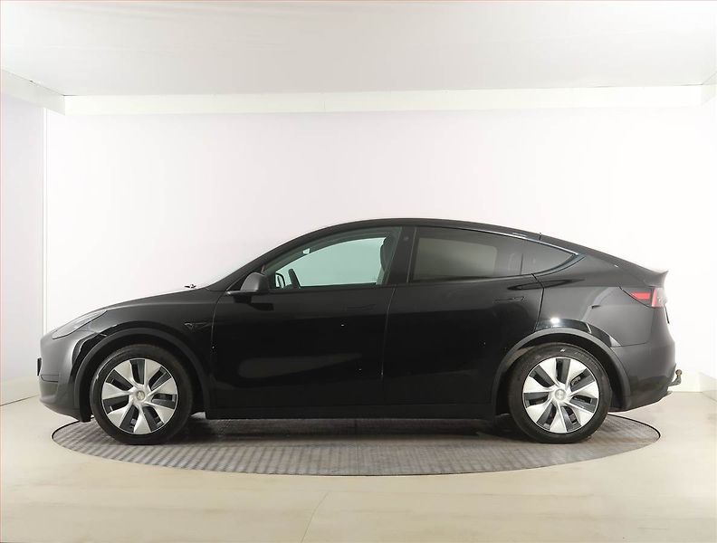 Tesla Model Y (2023) RWD LFP 60kWh, SoH 93% - fotka 3 z 32