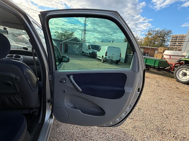 Citroën Xsara Picasso 1.6HDI 80KW* - fotka 19 z 26