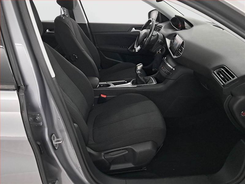 Peugeot 308 (2015) 1.6 BlueHDi, Tempomat - fotka 9 z 18