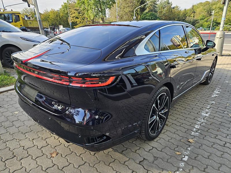 Dongfeng Voyah Passion PHEV (2024) VOYAH PASSION PHEV - fotka 7 z 26