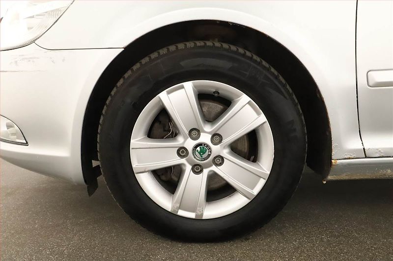 Škoda Octavia (2012) 2.0 TDI, Tažné, jezdí dobře - fotka 14 z 14