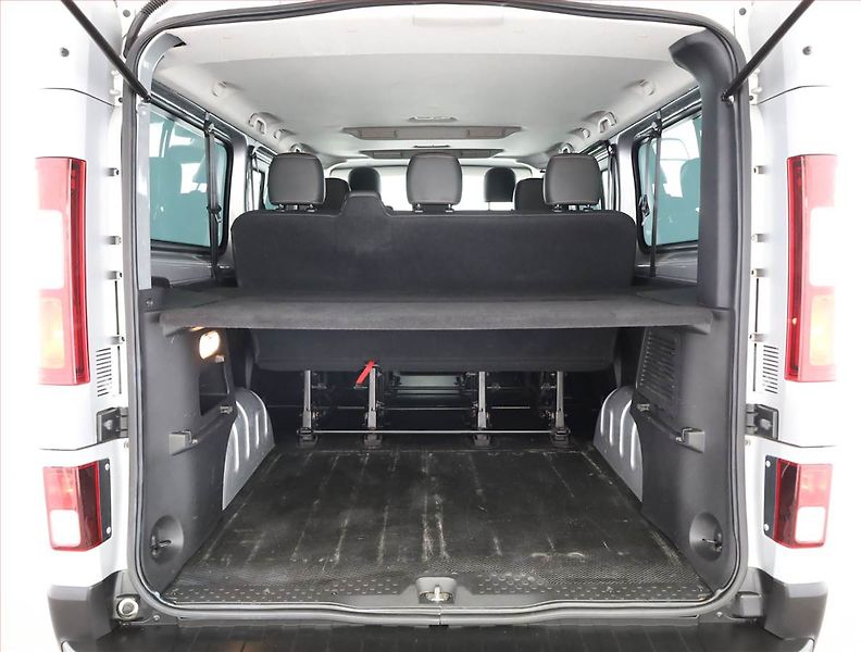 Renault Trafic (2017) 1.6 dCi, Bus, 8Míst, ČR, DPH - fotka 15 z 16