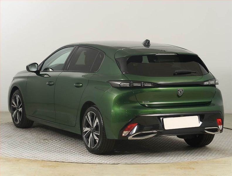 Peugeot 308 (2022) Allure 1.2 PureTech - fotka 4 z 19