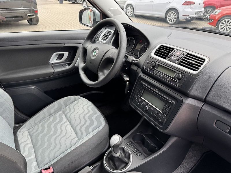 Škoda Fabia (2009) 1.4 16V Digi Klima Tempomat - fotka 14 z 50