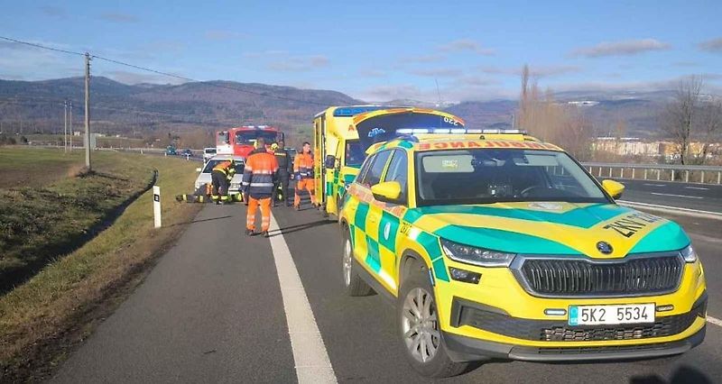 Hasiči v Karlovarském kraji museli zasahovat u celkem deseti dopravních nehod, při kterých bylo zraněno osm osob