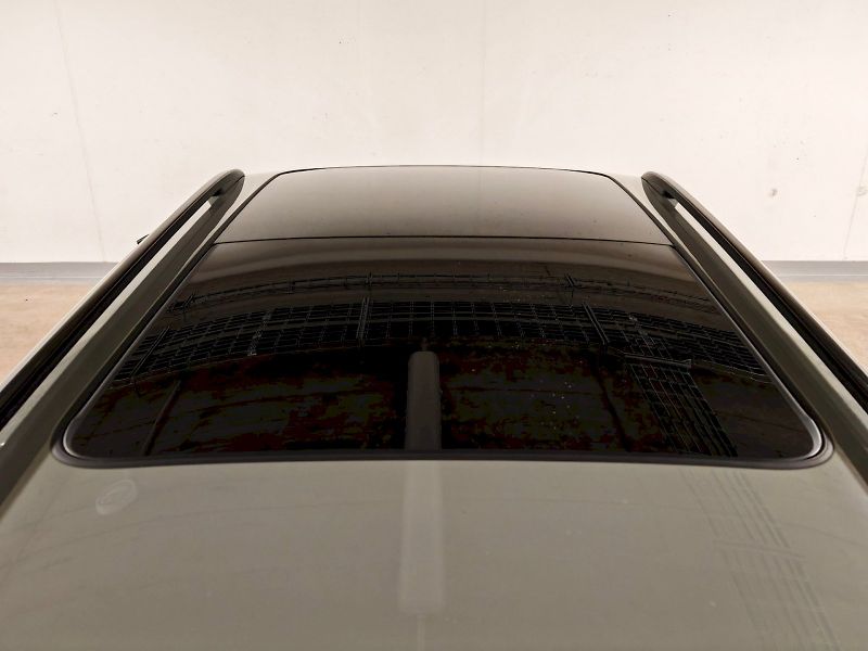 Škoda Superb (2023) Combi 2.0 TSI 140 kW DSG Sport - fotka 29 z 32