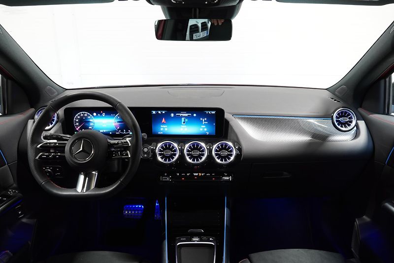 Mercedes-Benz GLA 200D,AMG,DPH,Paměť.sedadla - fotka 21 z 33