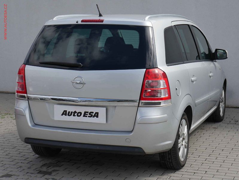 Opel Zafira (2012) 1.8i, AC, výhřev sed - fotka 4 z 19