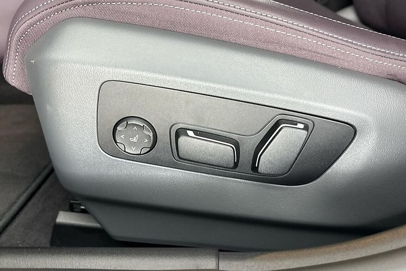 BMW Řada 5 540d xDrive Sedan - fotka 15 z 17