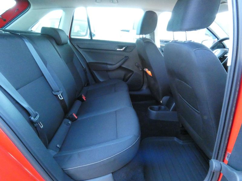 Škoda Rapid AmbitionPlus Fresh 1,2 TSI /63 - fotka 20 z 29