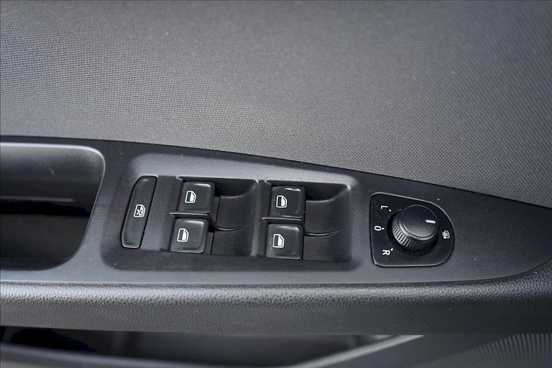 Seat Leon (2013) TDI 77 kW Style - fotka 22 z 23