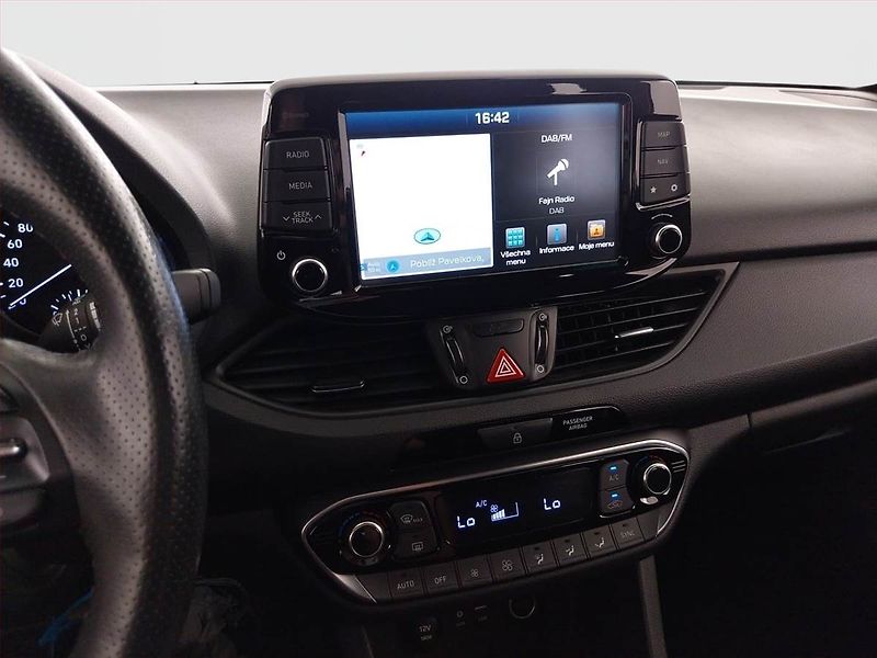 Hyundai i30 (2018) Go! 1.4 T-GDI, ČR,1.maj - fotka 12 z 27