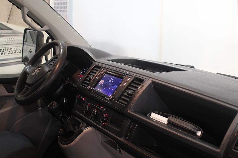 Volkswagen Transporter (2018) T6 2.0TDI 110kW Klima 6 Míst  - fotka 23 z 29