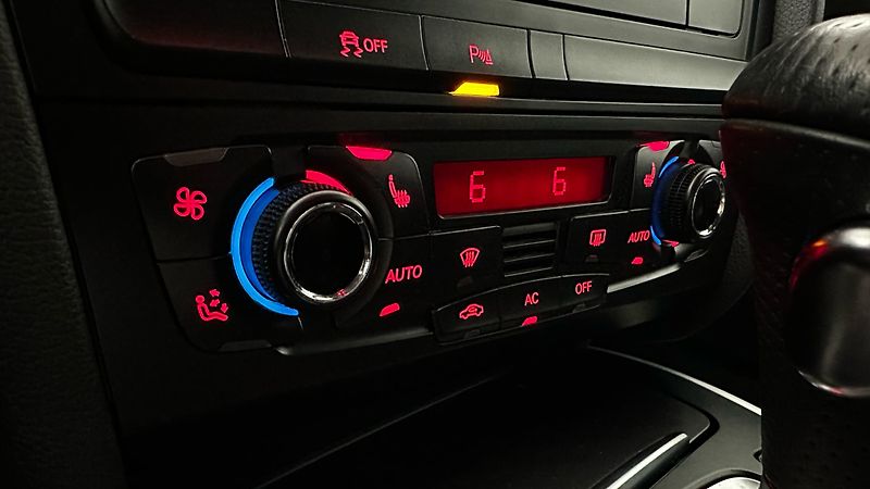 Audi A5 QUATTRO / 2 SADY GUM  - fotka 33 z 47