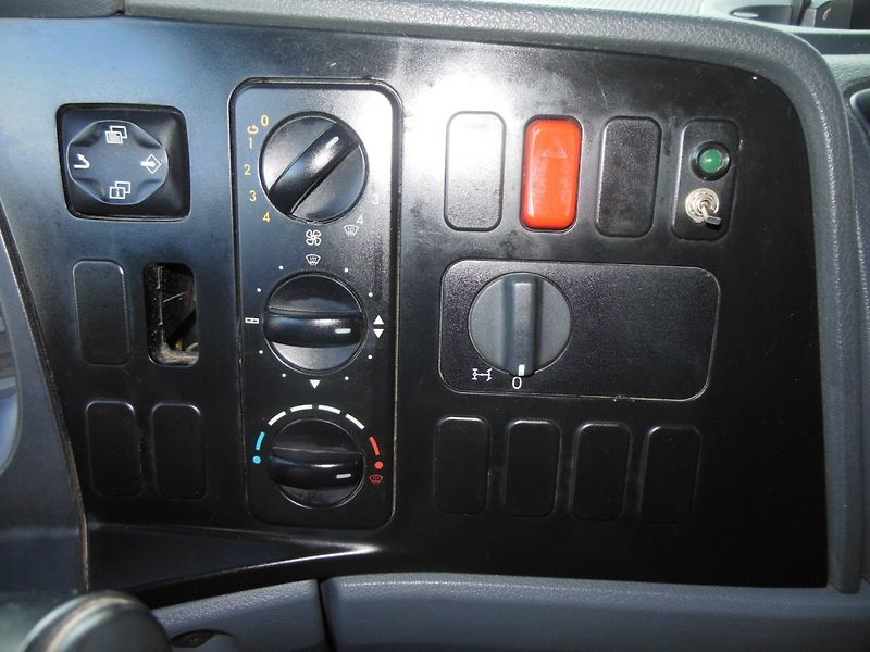 Mercedes-Benz Atego (2006) 1218, Ruka Palfinger PKK 8500 - fotka 33 z 38