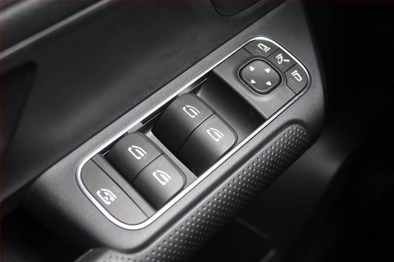 Mercedes-Benz Třídy B (2019) Progressive B 180 - fotka 16 z 20