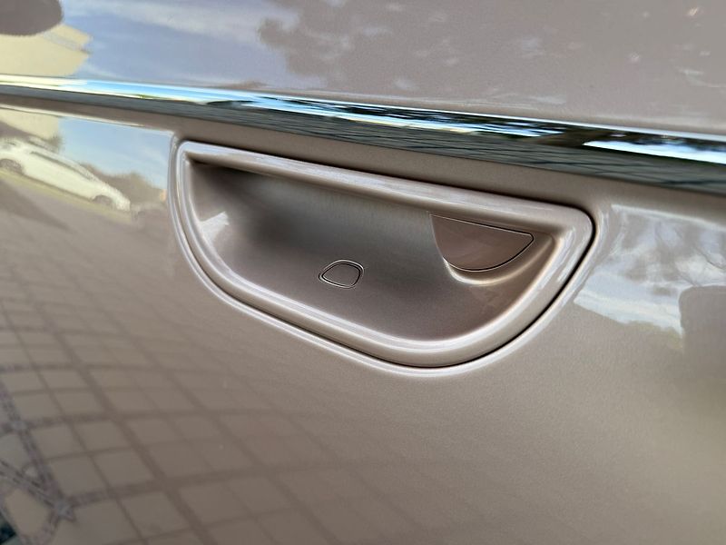 Fiat 500 LaPrima 3+1 42 kWh - fotka 7 z 38