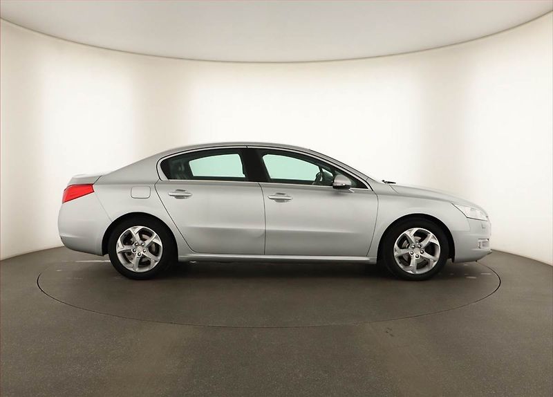Peugeot 508 (2011) 2.0 HDi, ČR,1.maj, Xenony - fotka 6 z 16