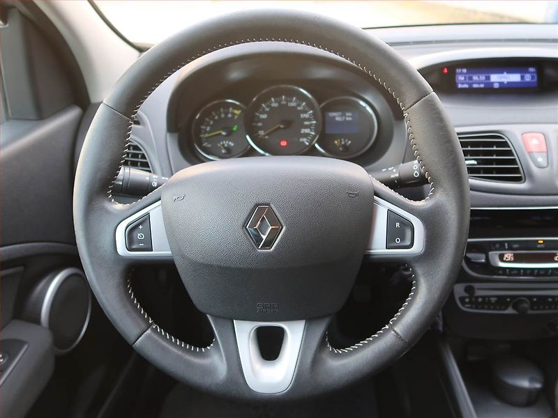 Renault Fluence (2012) 1.6 16V, Tempomat - fotka 15 z 17