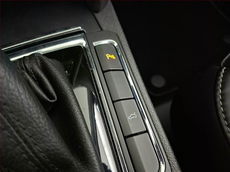Škoda Superb (2011) Elegance 3.6 FSI V6, 4X4 - fotka 16 z 21