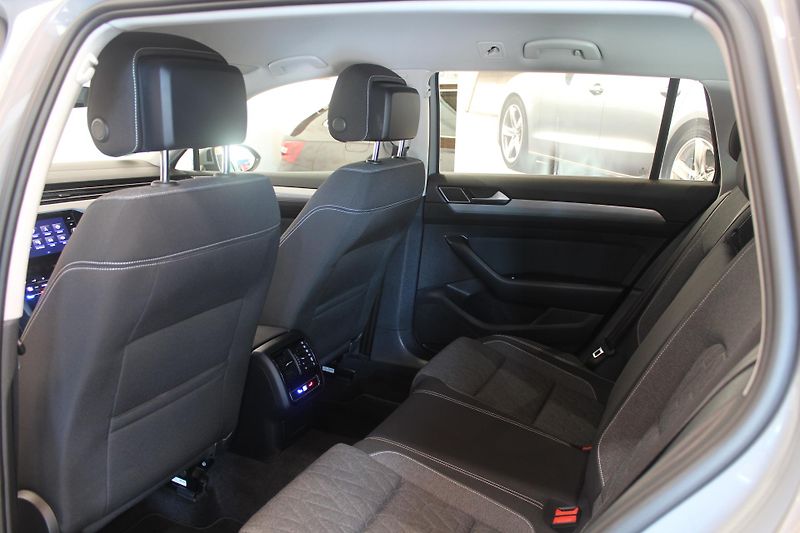Volkswagen Passat (2024) 2.0TDI DSG Nez.Topení 2024 - fotka 18 z 40