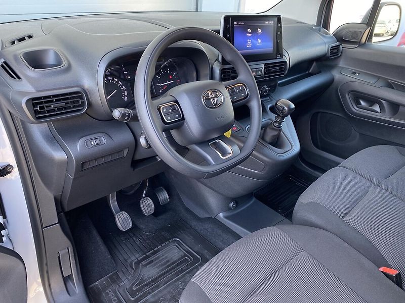 Toyota ProAce City 1,5 D 96 kW - fotka 7 z 26