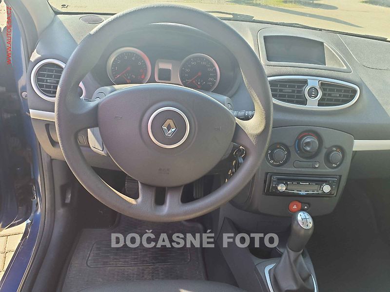 Renault Clio (2011) 1.2i - fotka 3 z 3