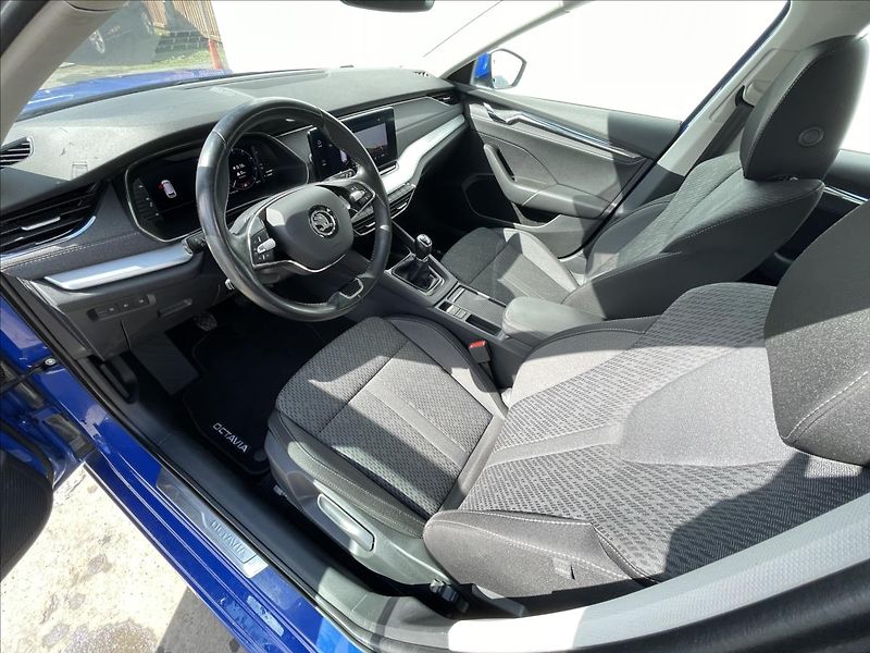 Škoda Octavia 2,0 TDI Combi Style Plus ACC - fotka 5 z 23