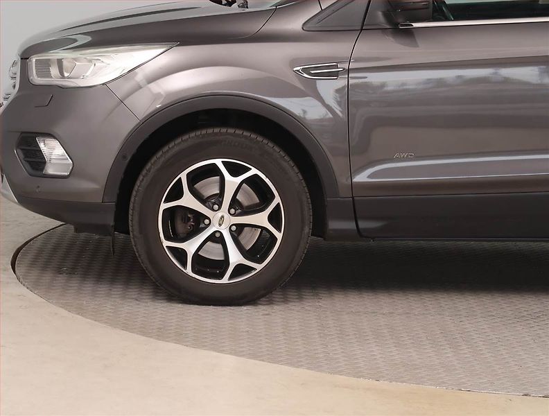Ford Kuga (2018) 2.0 TDCi, 4X4, ČR,1.maj - fotka 15 z 16