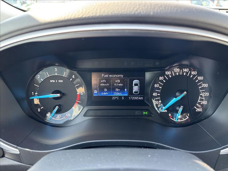 Ford Mondeo 2,0 TDCi 110kW Trend - fotka 23 z 36