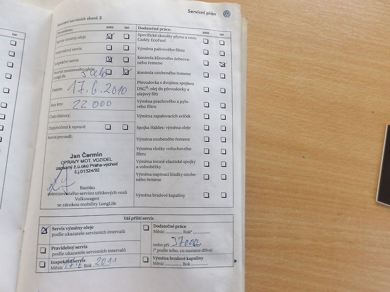 Volkswagen Caddy 1,4i ČR 1.MAJITEL !!! - fotka 36 z 37