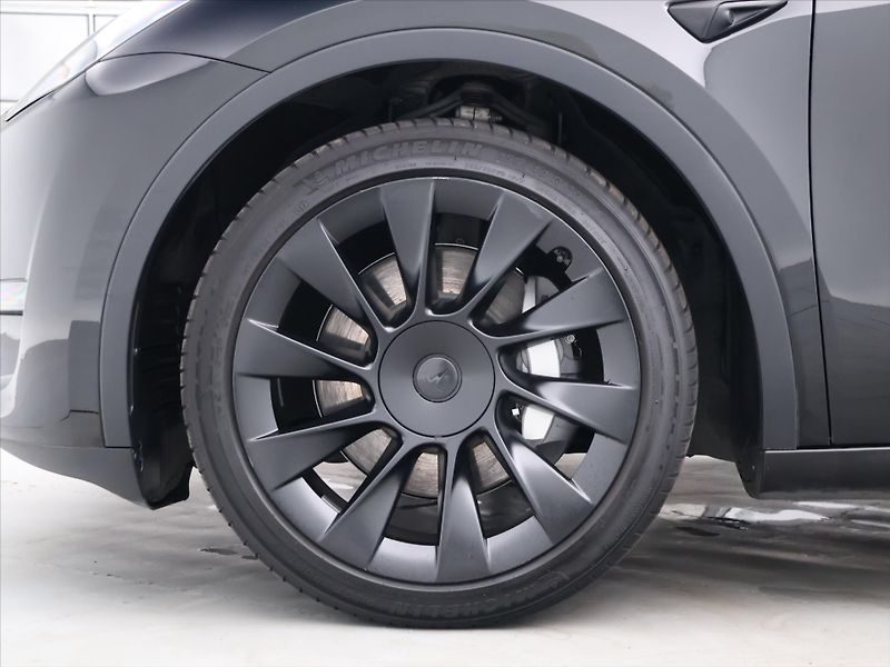 Tesla Model Y LR AWD sOH 92% 1.Maj DPH - fotka 25 z 32