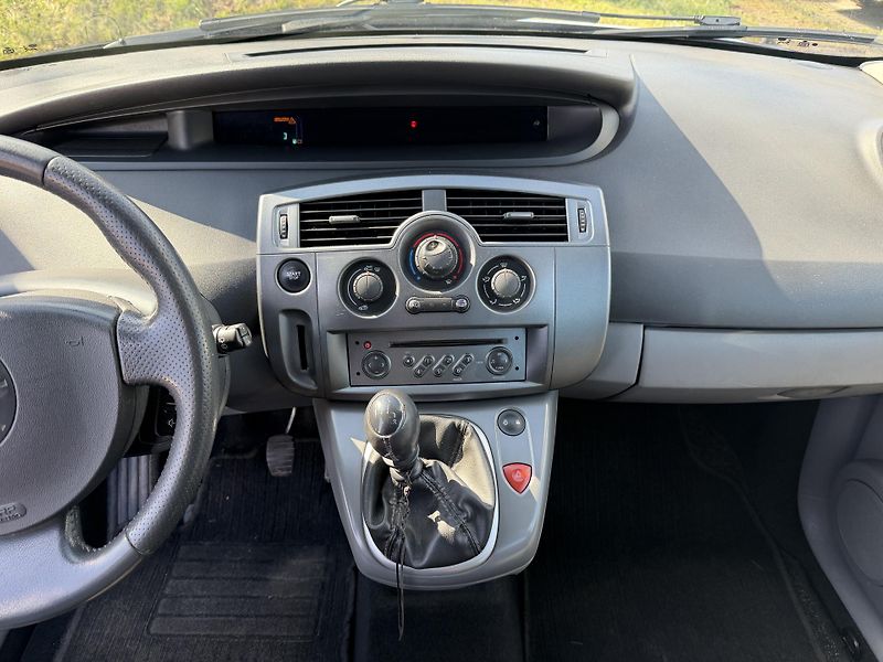 Renault Grand Scénic 1.9DCi 7 MIST - fotka 16 z 20