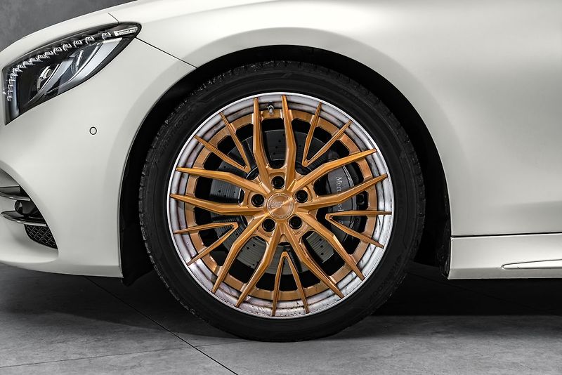 Mercedes-Benz Třídy S 560 Coupe 4M Designo - fotka 2 z 25